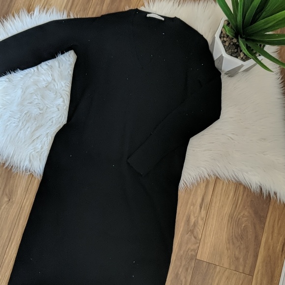 Everlane Cashmere V-Neck Midi Dress - Picture 2 of 6